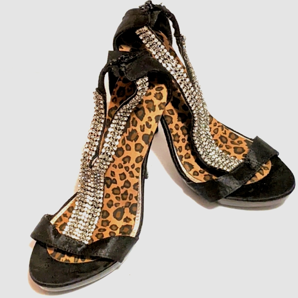 Beyonz-23 Black Y Strap Rhinestone Stiletto Sandals Size 5 1/2